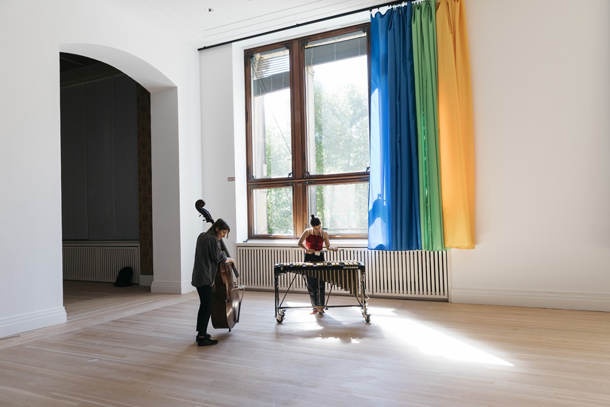 Stehgreif Orchester. Down to Earth. Climate Art Discourse unplugged, Gropius Bau, Berlin, 2020 Berliner Festspiele/Immersion Photo: Eike Walkenhorst